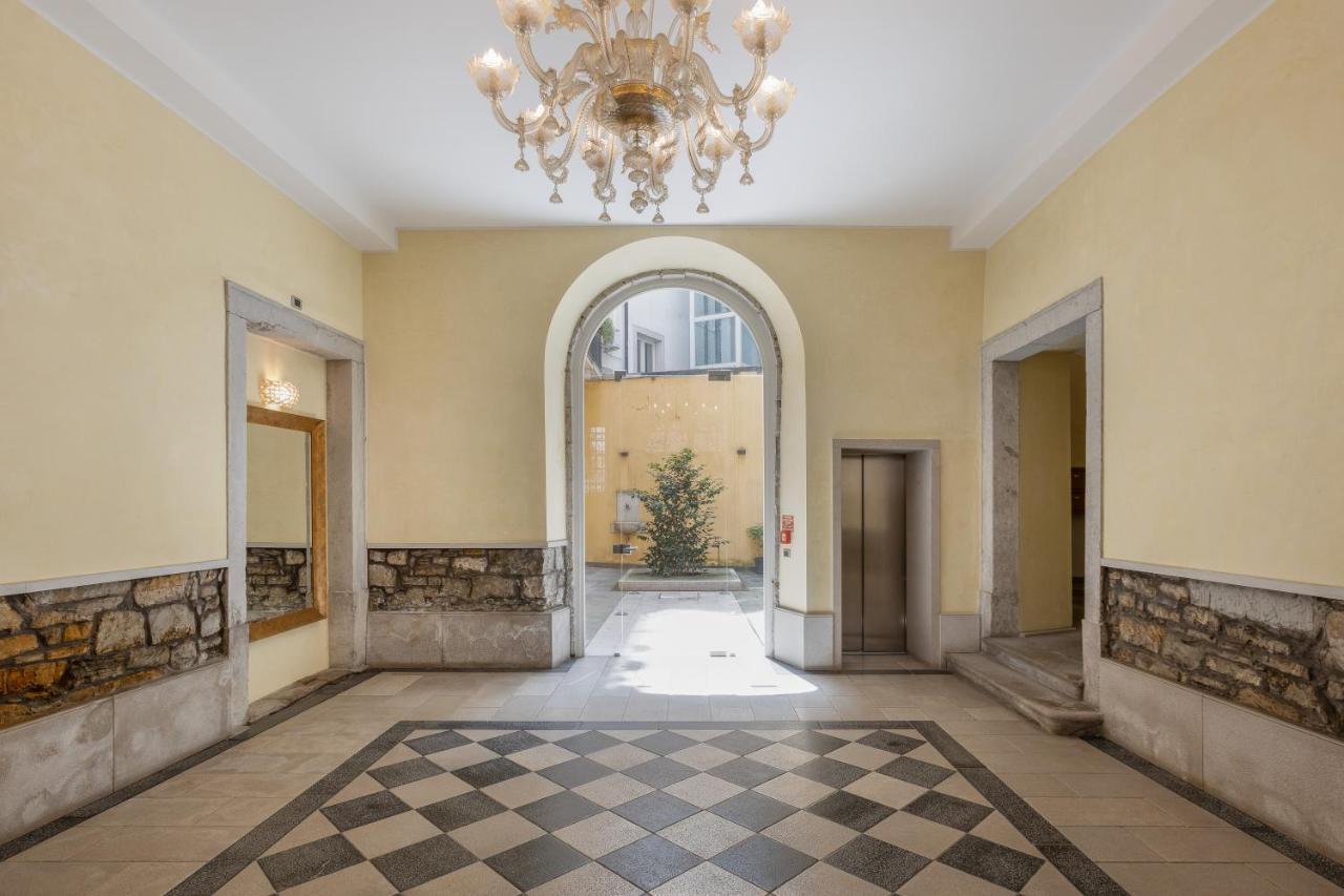 Suite Saba, Stile E Parcheggio In Centro A Trieste Exterior foto