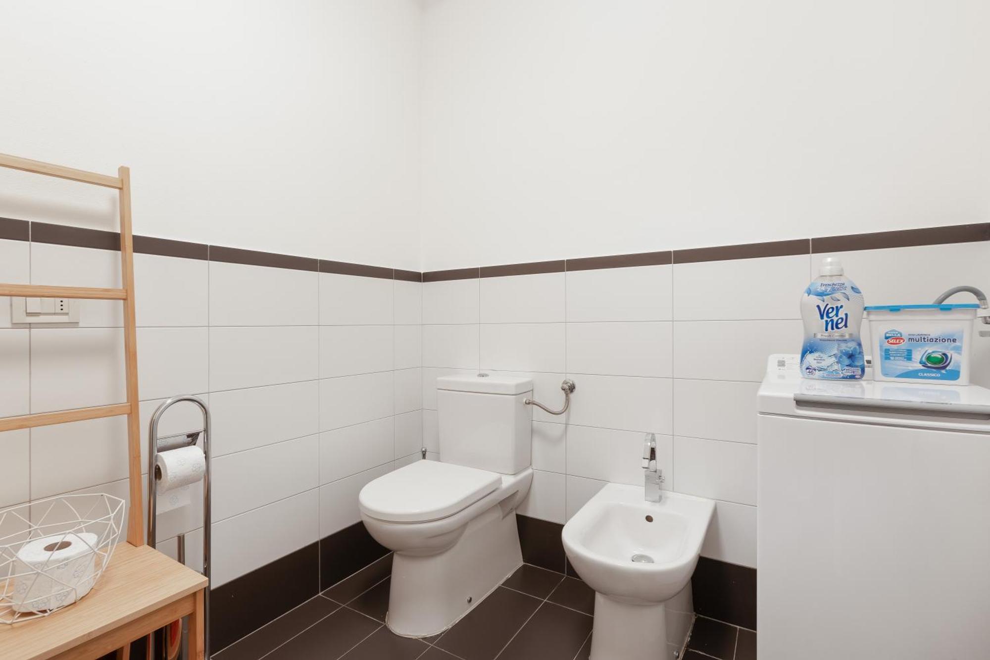 Suite Saba, Stile E Parcheggio In Centro A Trieste Exterior foto